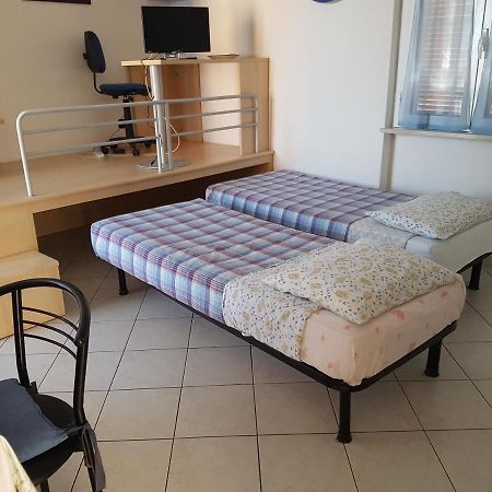 Monolocale A Peschiera Del Garda Vista Lago Διαμέρισμα Εξωτερικό φωτογραφία